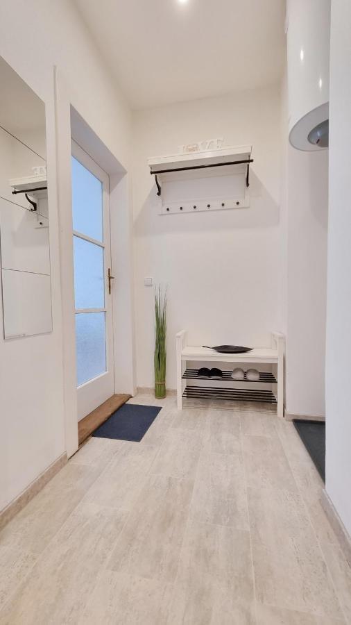 Finnem Rentals Zikova Prague Extérieur photo