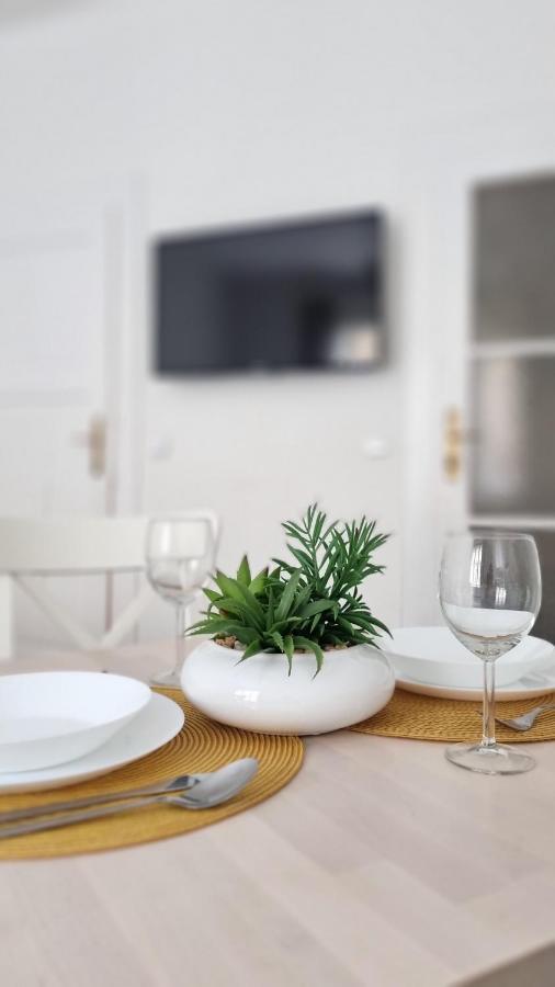 Finnem Rentals Zikova Prague Extérieur photo