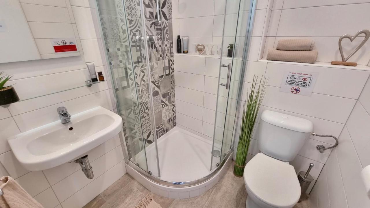 Finnem Rentals Zikova Prague Extérieur photo