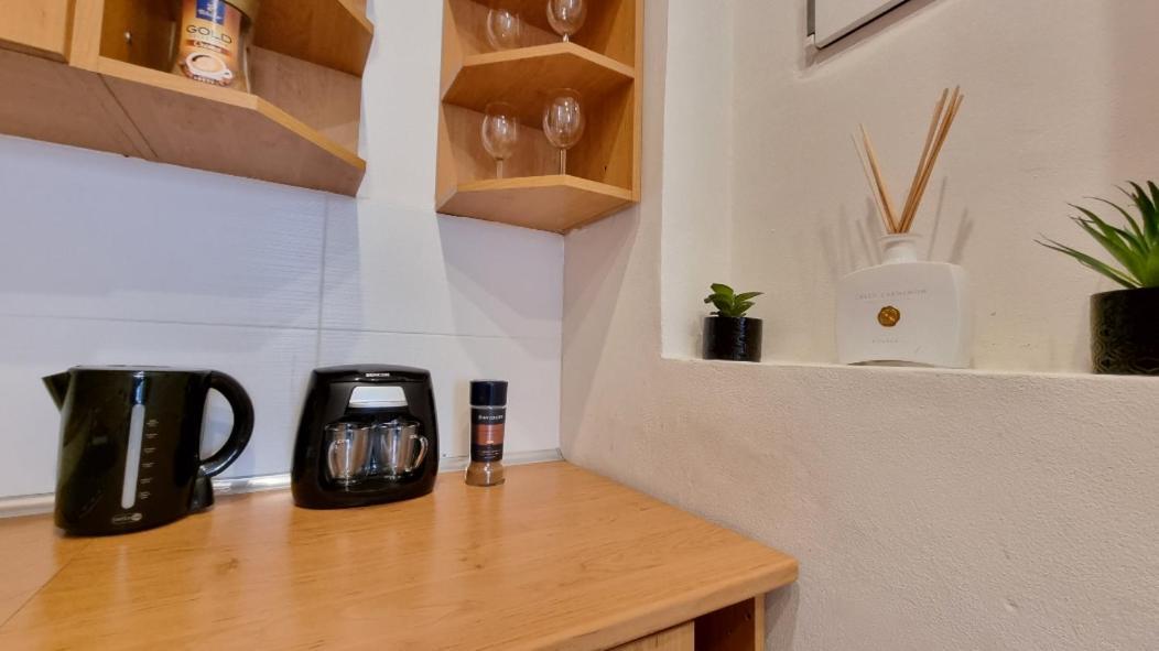 Finnem Rentals Zikova Prague Extérieur photo